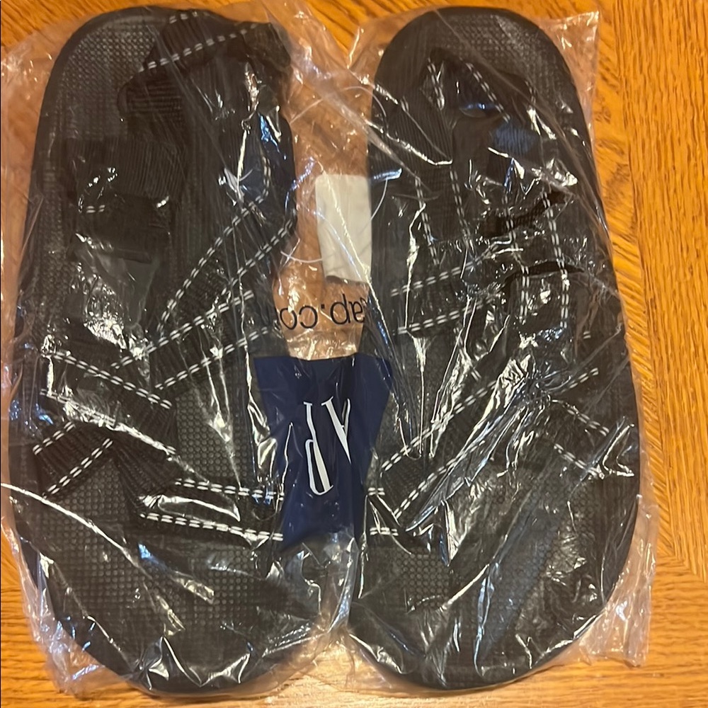GAP Black Men's Sandals